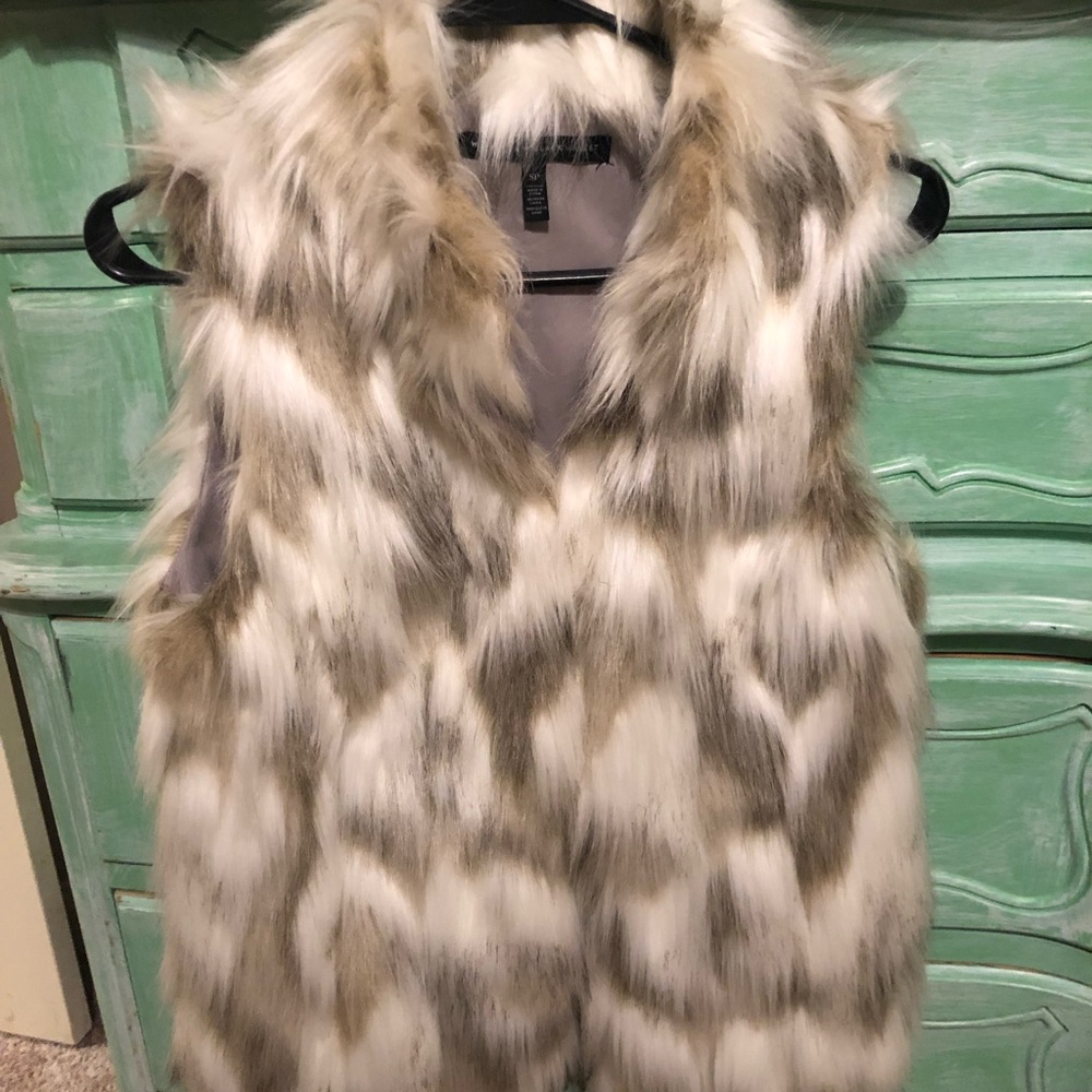 White House black market faux fur vest